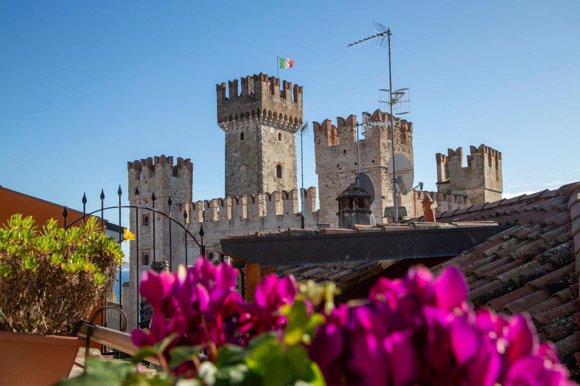 Sirmione4U - Domus By The Castle Apartment Екстериор снимка