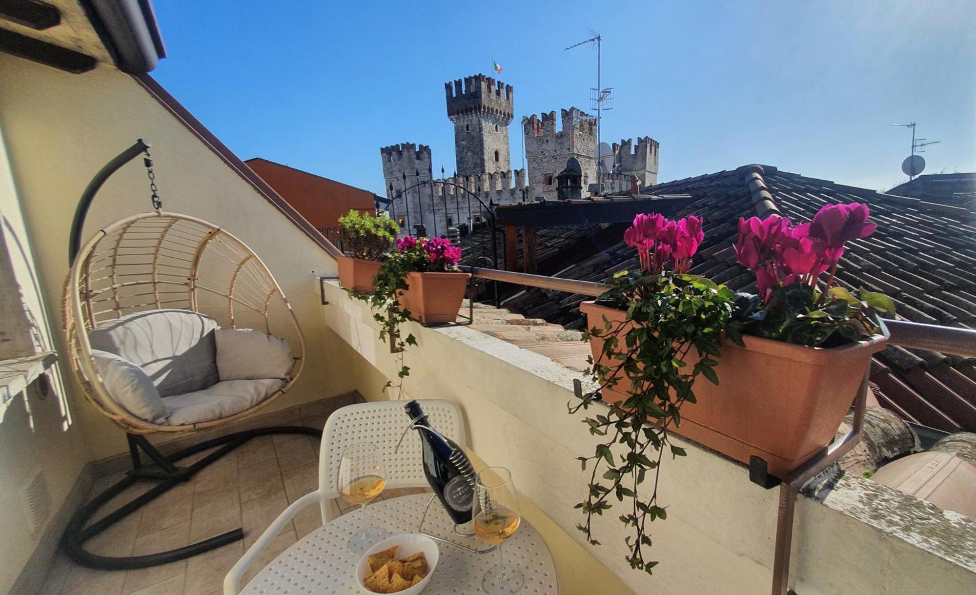 Sirmione4U - Domus By The Castle Apartment Екстериор снимка
