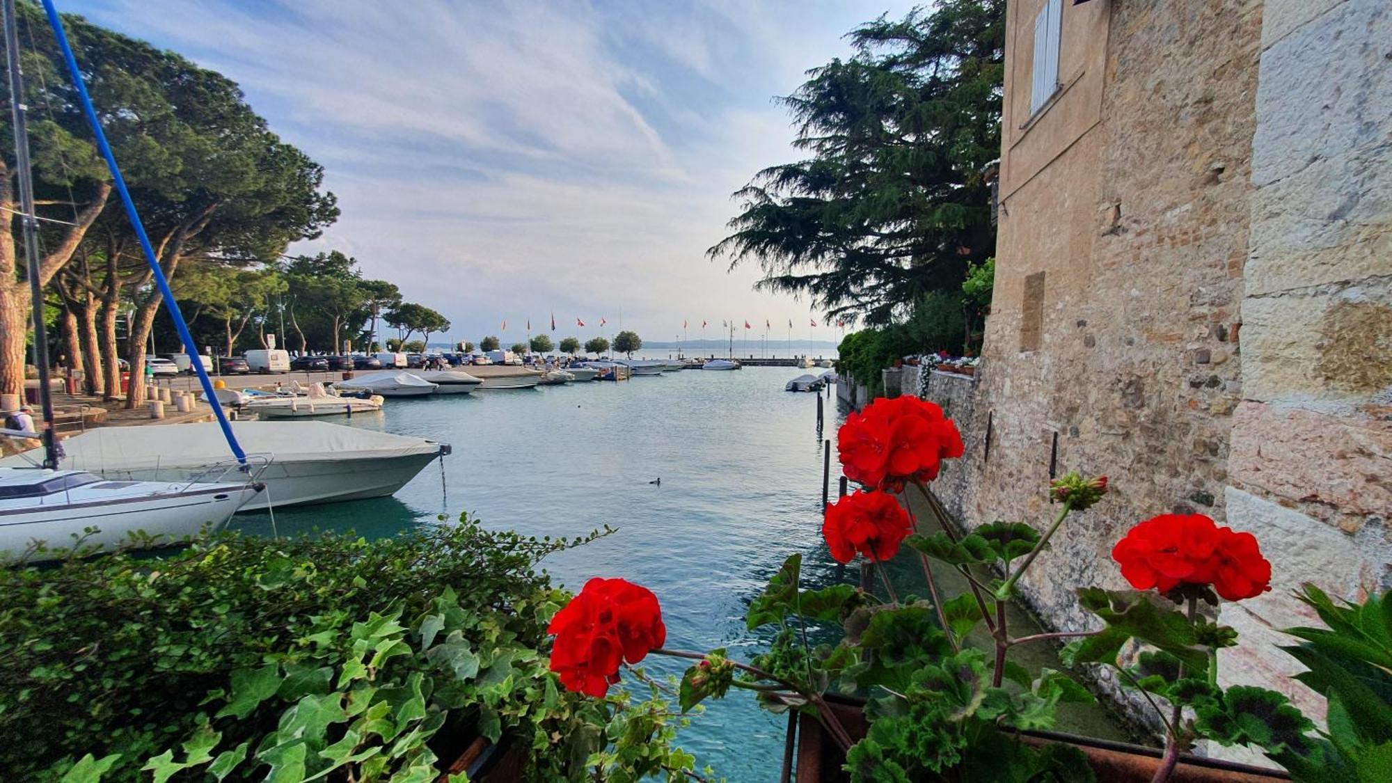Sirmione4U - Domus By The Castle Apartment Екстериор снимка