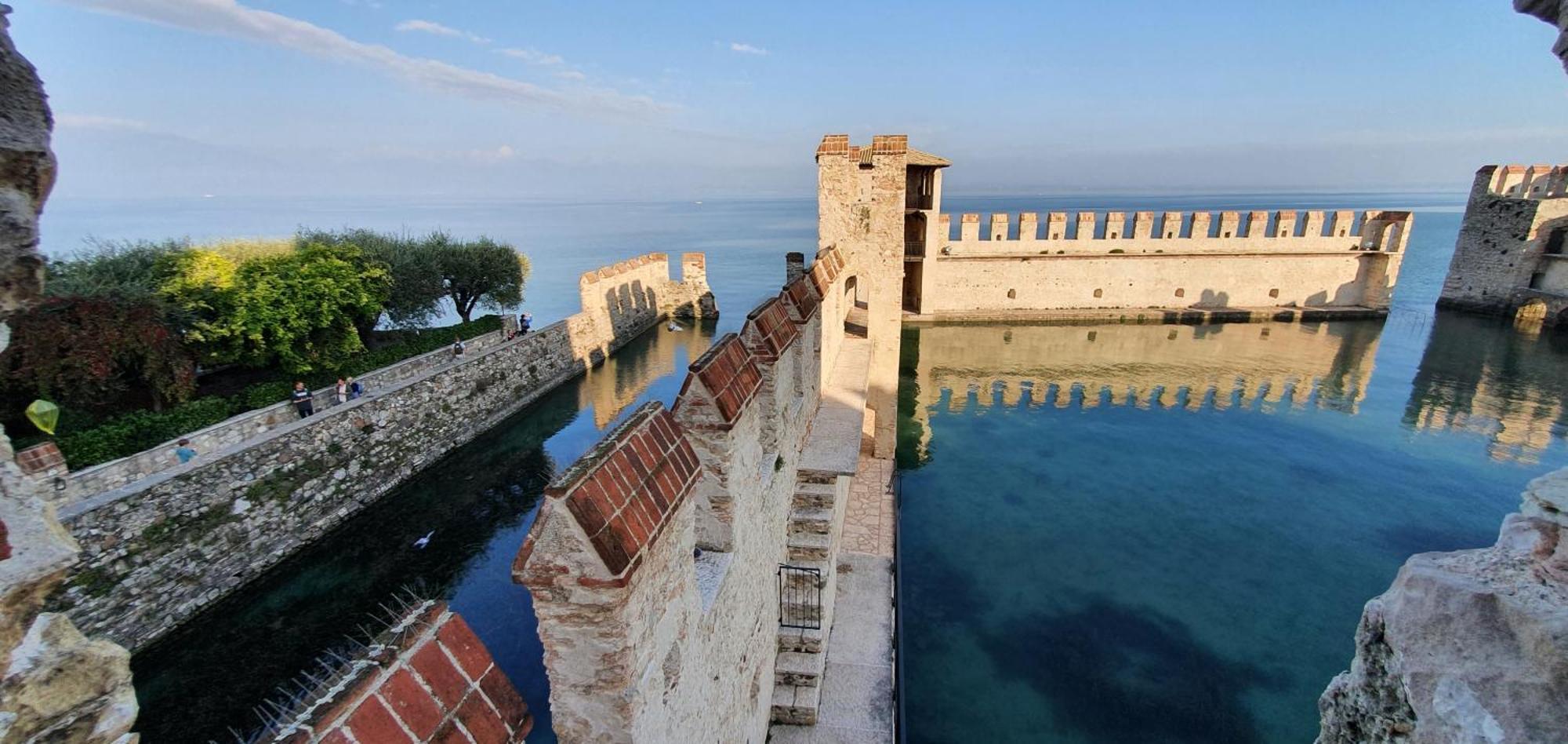 Sirmione4U - Domus By The Castle Apartment Екстериор снимка