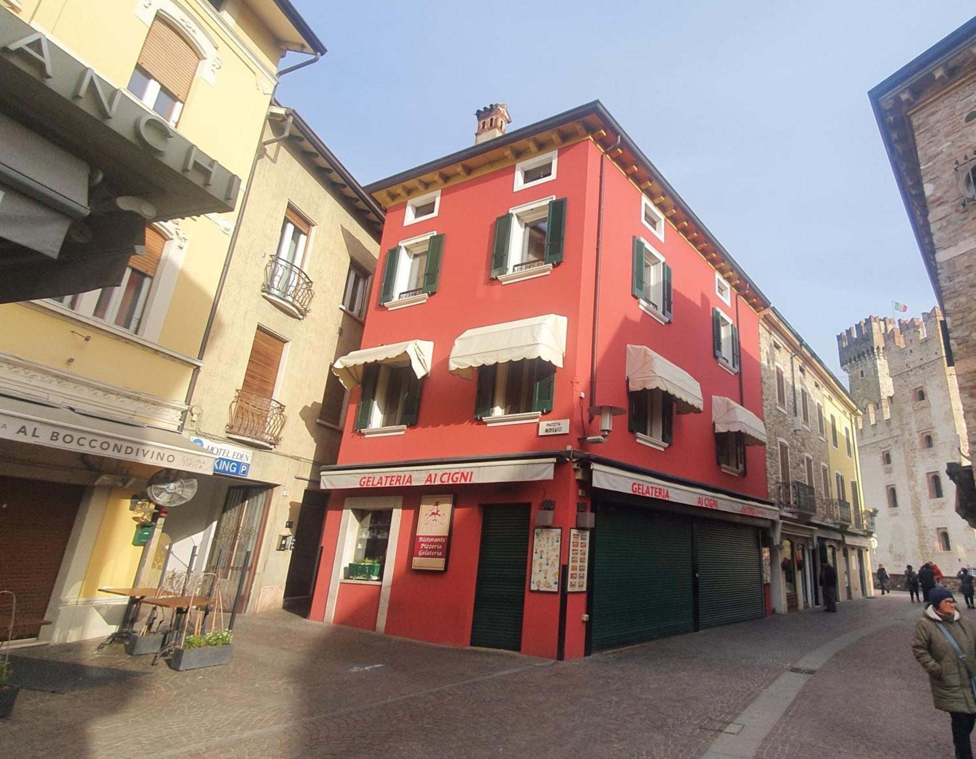 Sirmione4U - Domus By The Castle Apartment Екстериор снимка